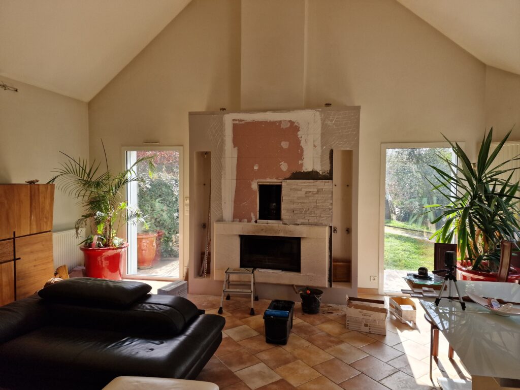 Parrement d'une cheminé Avant